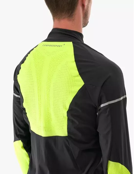 Four-way stretch fabric provides unrestricted movement Four-way stretch fabric provides unrestricted movement